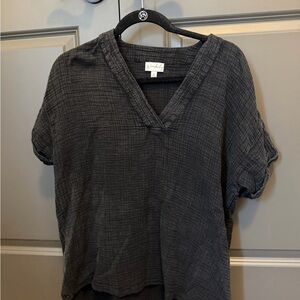 Wonderly Black Crinkled V-Neck Tunic Top